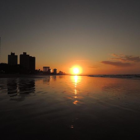 Apartamento Temporada pé na areia Mongaguá Esterno foto